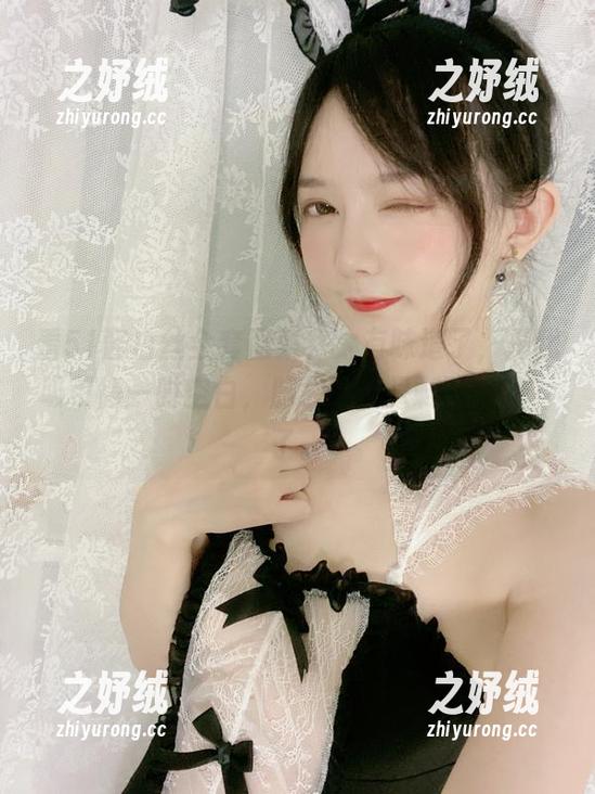 看51酱白丝全套图集，太有味道了，把我吸引得一时空白，脑袋里就只剩下“哇”了。