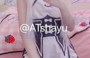 短衣服加长腿，AT鲨空姐写真分享，让人像在云端漫游。