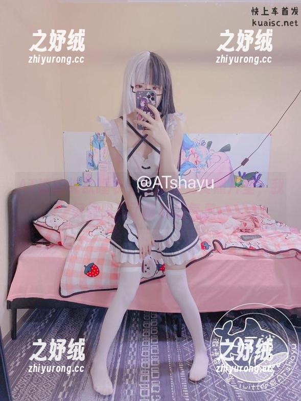 AT鲨的纯欲睡衣，在这些免费照片里，我好像嗅到了暧昧的气息。