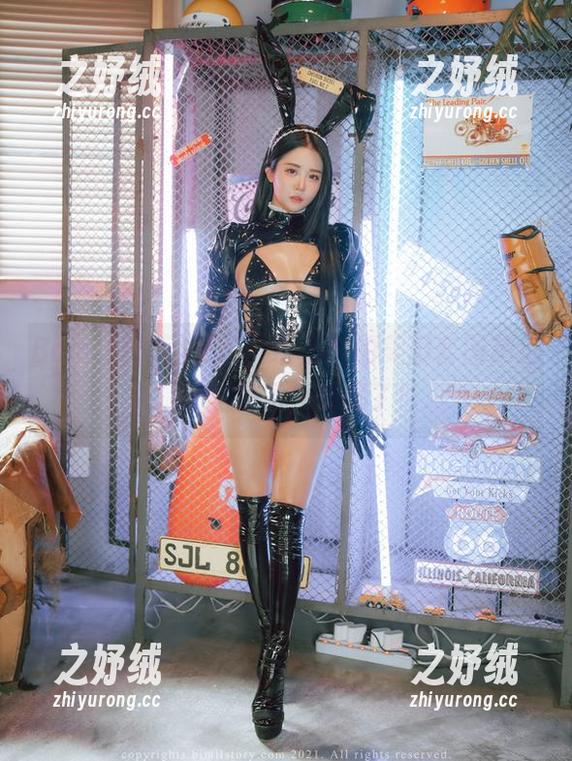 Bomi(普美)来了，带上她的美脚套图精选，快坐稳了，别摔了！