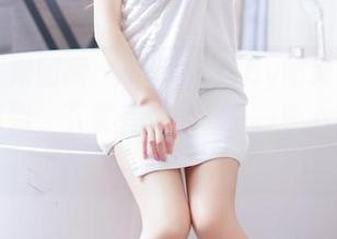 GIRLT果团网 – 看完甜Abby的纯白写真才意识到，下载有时候也是一种心理挑战！
