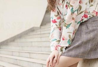 MSLASS梦丝女神 – 泳池旁的那一抹色彩，你能想象这是玥玥的私房作品？