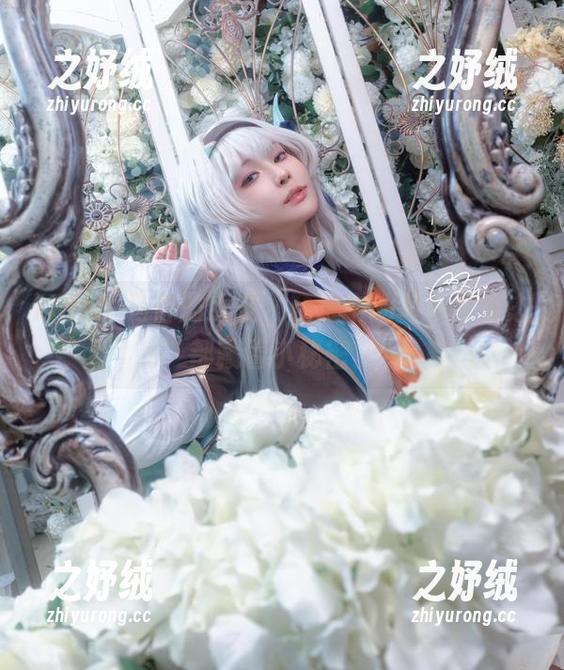 Machi马吉的女友，精选中的每一个姿态都藏着小秘密。