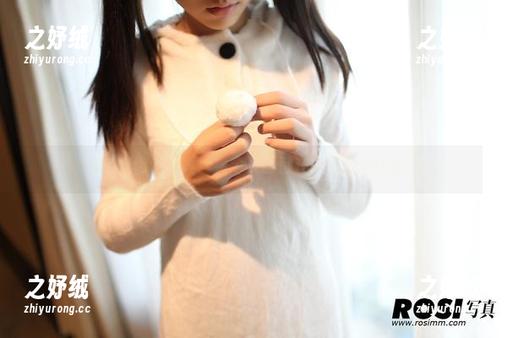 ROSI肉丝写真：整个页面都在微微颤抖ing！