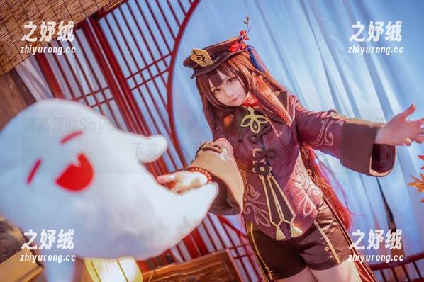 高高清的Sayako＿今年4岁，网袜看得太过瘾了吧，根本停不下来，合起来就能成奇观！