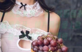 TouTiao头条女神 – 看，校园回来了！美纳子的校服作品，图片和资源上散发着一丝一毫的不安和期待。