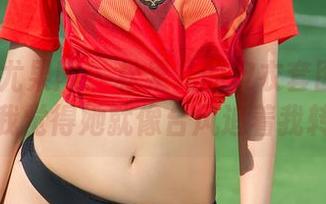 UGirls尤果网 – 松果儿的皮衣套图：为什么我觉得她就像台风追着我转！