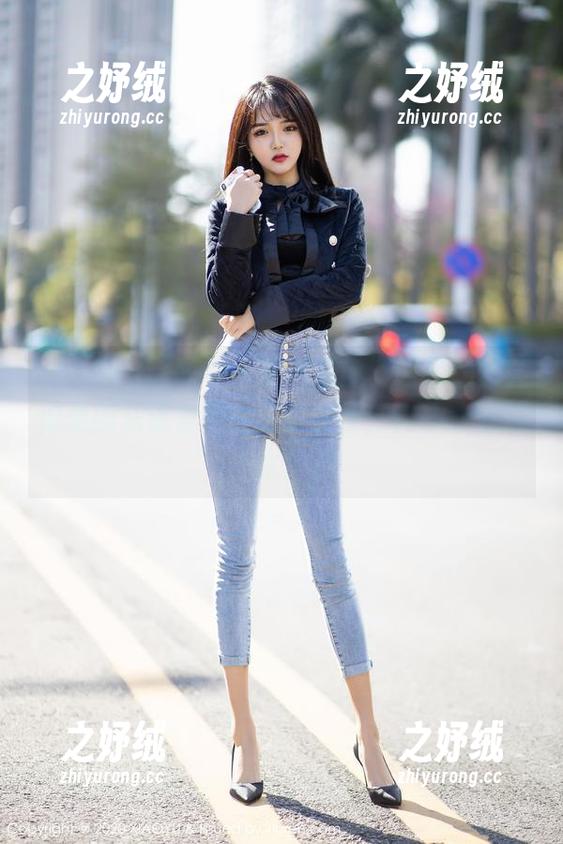XIAOYU语画界 - 图片里的李丽莎,油亮得像刚从锅里捞出来的排骨,真让我流口水! XIAOYU语画界 - 图片里的李丽莎,油亮得像刚从锅里捞出来的排骨,真让我流口水!