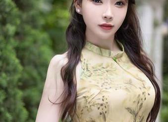 Xiuren秀人网 - 双人图册：初梦瑶，你到底想说什么？