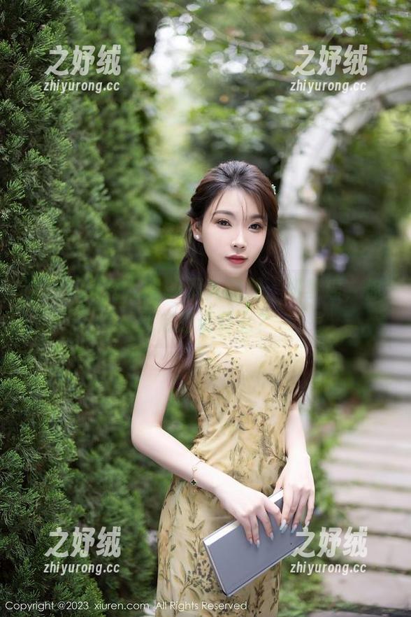 Xiuren秀人网 - 双人图册：初梦瑶，你到底想说什么？