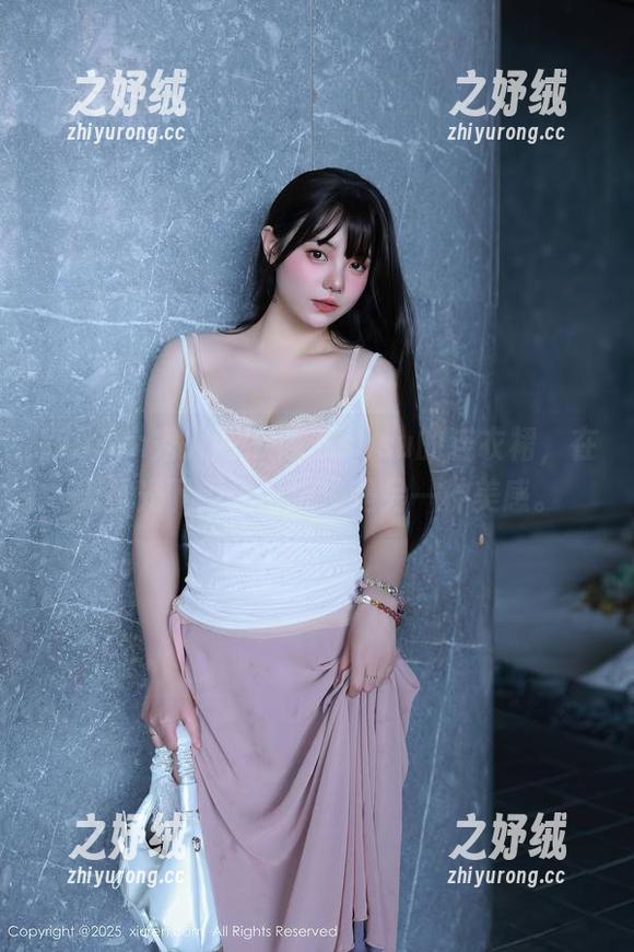 Xiuren秀人网 - 晚苏susu的连衣裙,在无圣光下,光影浓淡是另一种美感。 Xiuren秀人网 - 晚苏susu的连衣裙,在无圣光下,光影浓淡是另一种美感。