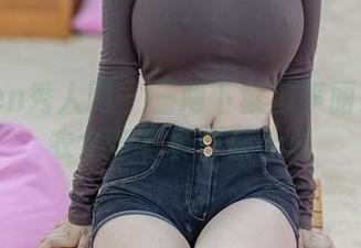 Xiuren秀人网 – 三两下就被李丽莎的内衣全套写真俘获心思