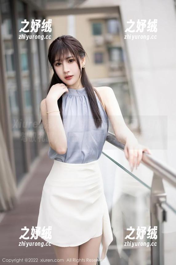 Xiuren秀人网 - 免费图册：李可儿轻松驾驭礼服，模特儿比新郎还要华丽？