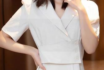 Xiuren秀人网 – 精选麻吉小兔子泳衣合集：夏日里的小火焰