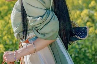 Yiko湿润兔在线看能不能穿短裙—高清写真说了算！
