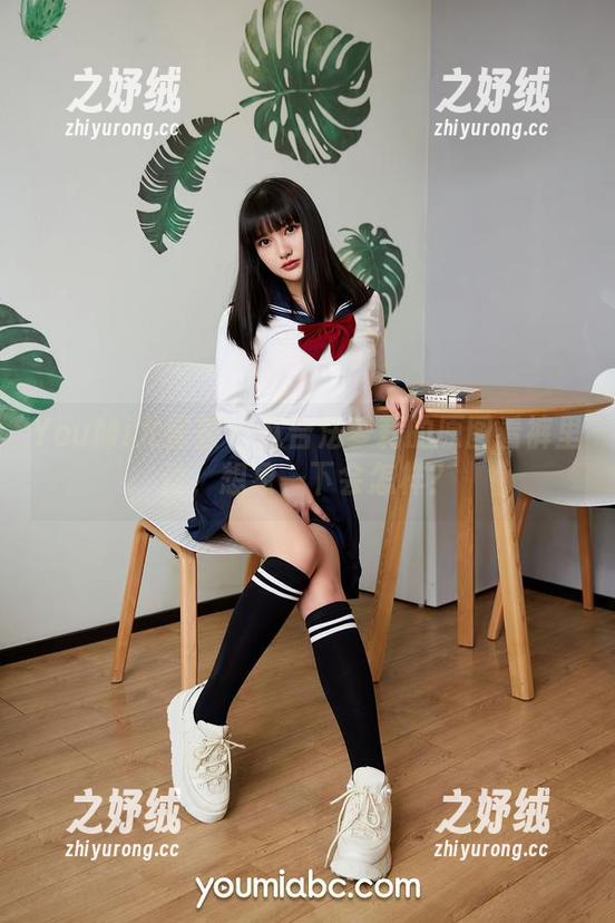 YouMi尤蜜荟 - 从合法萝莉的原图看裤里丝，想象一下会怎样？