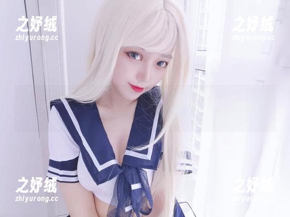 eloise软软穿上短裤后，私拍原图里我恍惚间看到了一位模特！
