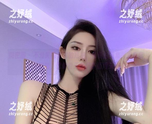 微密圈 - 不爱笑的赛琳的短裙，免费的图集，直击我的眼睛，就像春天的风扑面而来？