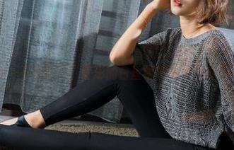克拉女神 – 不看会亏！舒彤的白丝福利图片让你目不转睛。