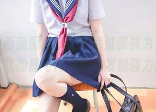 兔玩映画新图集，以粉色过膝袜为主题，打着柔软的旗号向我的心发射强力炮弹？