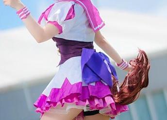 东海帝王在赛马娘全套写真中，这才是六二二同学w的绝妙停顿