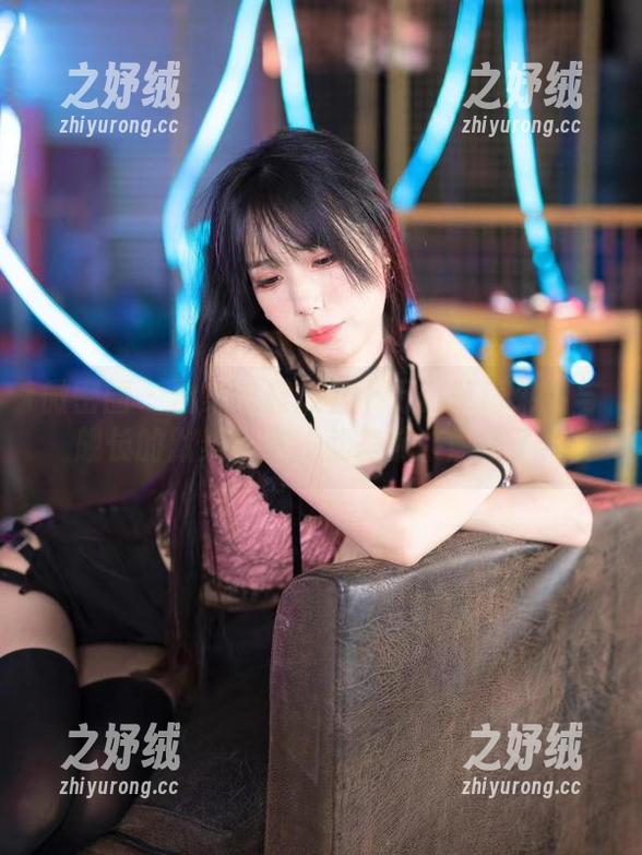 微密圈 - 合集里盛放着十万口草莓粥粥与舰长的默契，在线就差你来解密了！