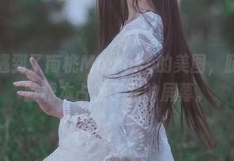 终于遇到了南桃Momoko的美图,腿呢?腿根本占领了我的屏幕。