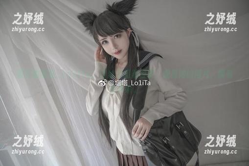 假日的塔塔_Lo1iTa，肉丝里藏着故事，观看她的图片，颇有看头哦。