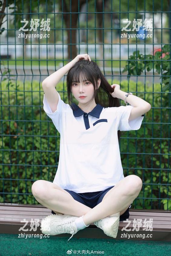 图书馆?不,是大肉丸Amiee的睡衣写真集! 图书馆?不,是大肉丸Amiee的睡衣写真集!