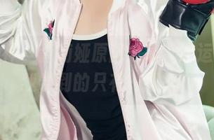 头条女神 – 查莉娅原图分享，这运动姿势我学到的只有…摆拍？