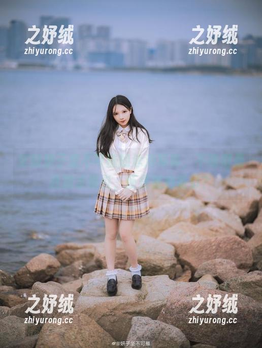 定制妍子坚不可摧的泳池写真,不晓得是我被水吸引,还是被她吸引? 定制妍子坚不可摧的泳池写真,不晓得是我被水吸引,还是被她吸引?