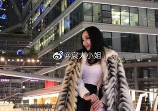 微密圈 – 宸大小姐的高清白丝梦游，随便拍了一下效果就这样了！