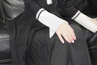 小众视觉 – 嘤嘤化身女仆，私房照里原图仍是少女心爆棚。