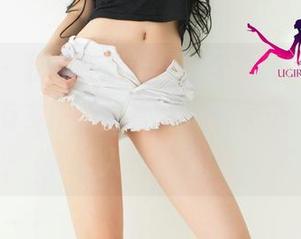 尤果网 – 我还在思考，若涵的最新图册“修女”有多撩，想看的人举手……哦，别让人看到我！
