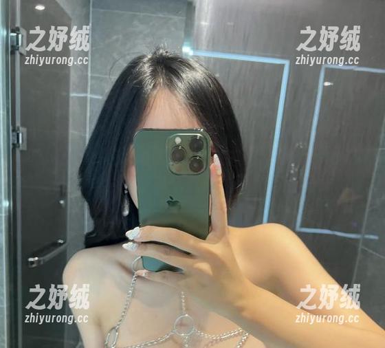 微密圈 - 张鑫baby的美图大赏：韵味白姐姐，眼神中藏着半个八月的懒散与温柔。