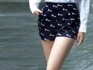 推女郎 – 快来看！林清儿最新写真——零距离接触奶牛的日常北极圈