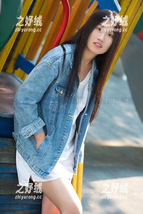 推女郎 - 你见过黄可的吊带福利吗？写真里满满的期待感！