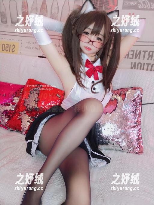 看摇摇乐yoyo的女王cos,每一张美图都像是瓷器一样小心翼翼。 看摇摇乐yoyo的女王cos,每一张美图都像是瓷器一样小心翼翼。
