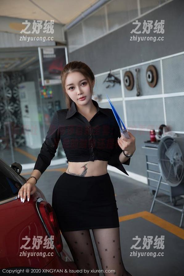 星颜社 - 李丽莎自拍全套：她的表情比我早晨的咖啡还提神！
