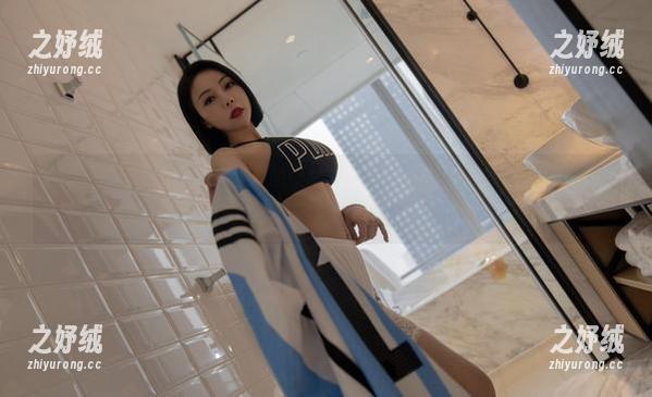 微密圈 - 果儿Victoria带来的少女写真集，究竟是实力还是颜值的较量？