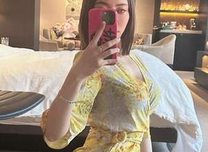 微密圈 – 果儿Victoria的丝袜清新绿：原图才是王道，图包拿来嗨！