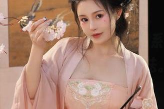 桃暖酱送上图包，精选“姐姐”系列，脑里划过一群乱七八糟的想法。