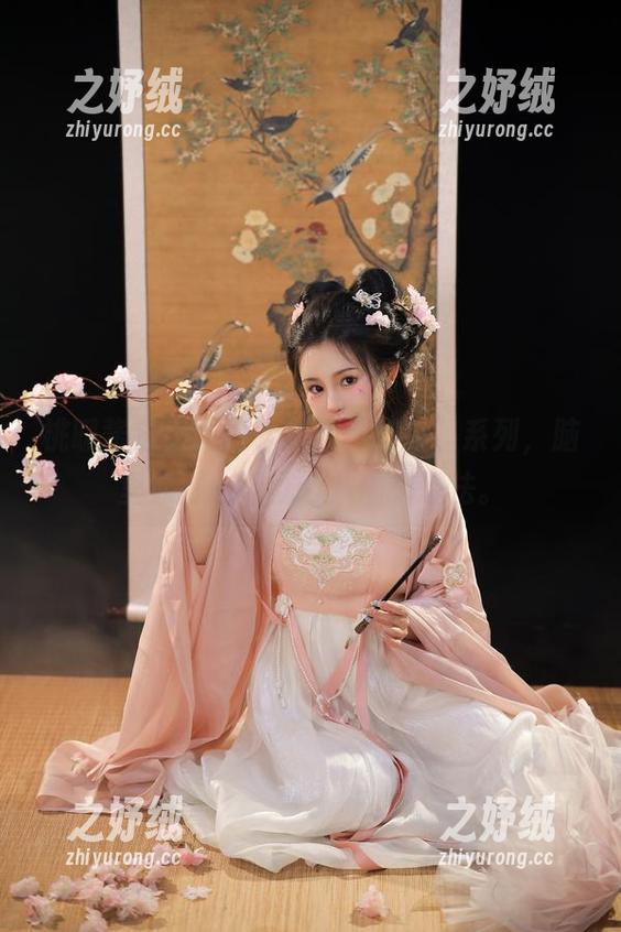 桃暖酱送上图包,精选“姐姐”系列,脑里划过一群乱七八糟的想法。 桃暖酱送上图包,精选“姐姐”系列,脑里划过一群乱七八糟的想法。