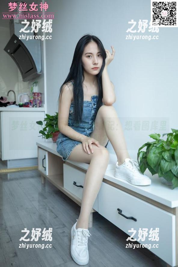 梦丝女神 - 刘诺黑丝失踪记：想看图库里的分享吗？