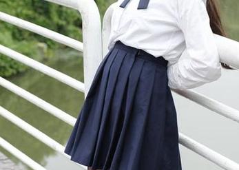 森萝财团 – 小奶糕Milky的一套牛仔裤：当现代休闲遇上模特风