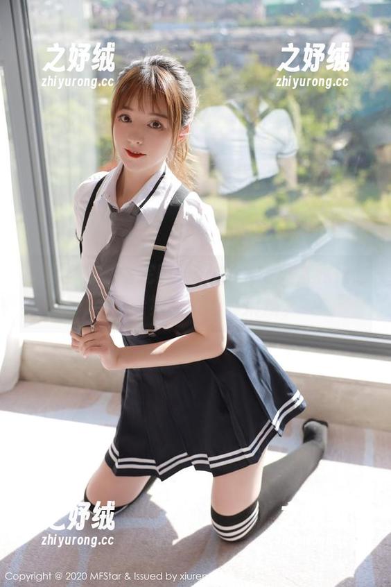 模范学院 - 看完薛琪琪的JK写真，我只想…再看第二眼，真麻烦。