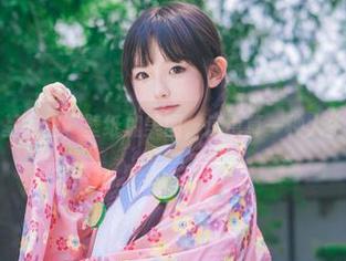 樱群在比基尼里，壁纸加美图，这也算一种人生哲学吧。