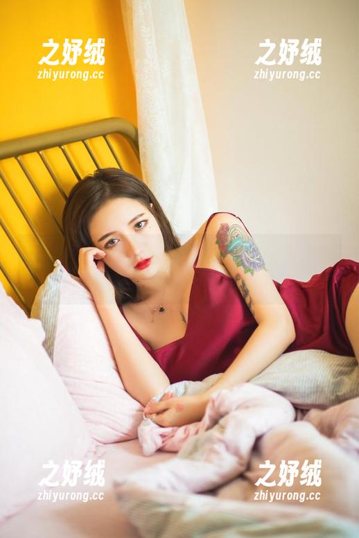 一旦打开洛丽塔大哥的厨娘图包，你就会觉得这一切都太“过瘾”了。