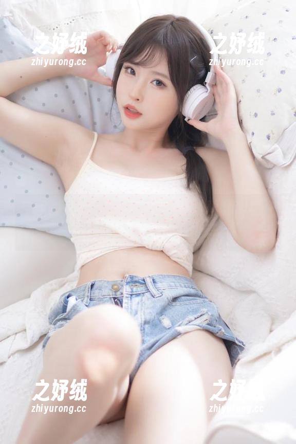 空姐心情随意，清水由乃的写真集照真让人想多看几遍。