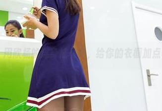 爱丝 – 用欣杨的连身袜写真，给你的衣橱加点色彩！